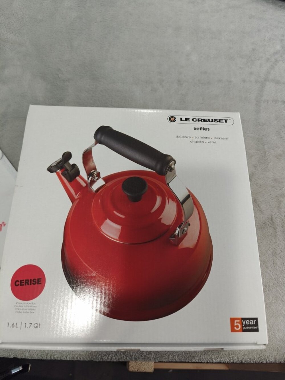 Le Creuset Q310167 1.6L Whistling Kettle New In box